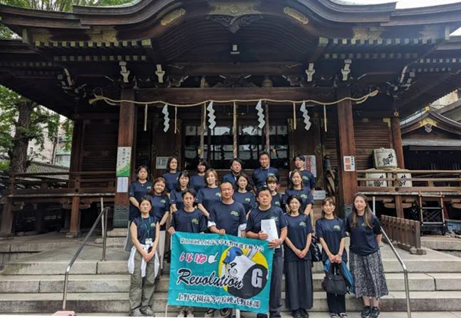 実績329高等学校野球部様の試合観戦用応援旗使用風景